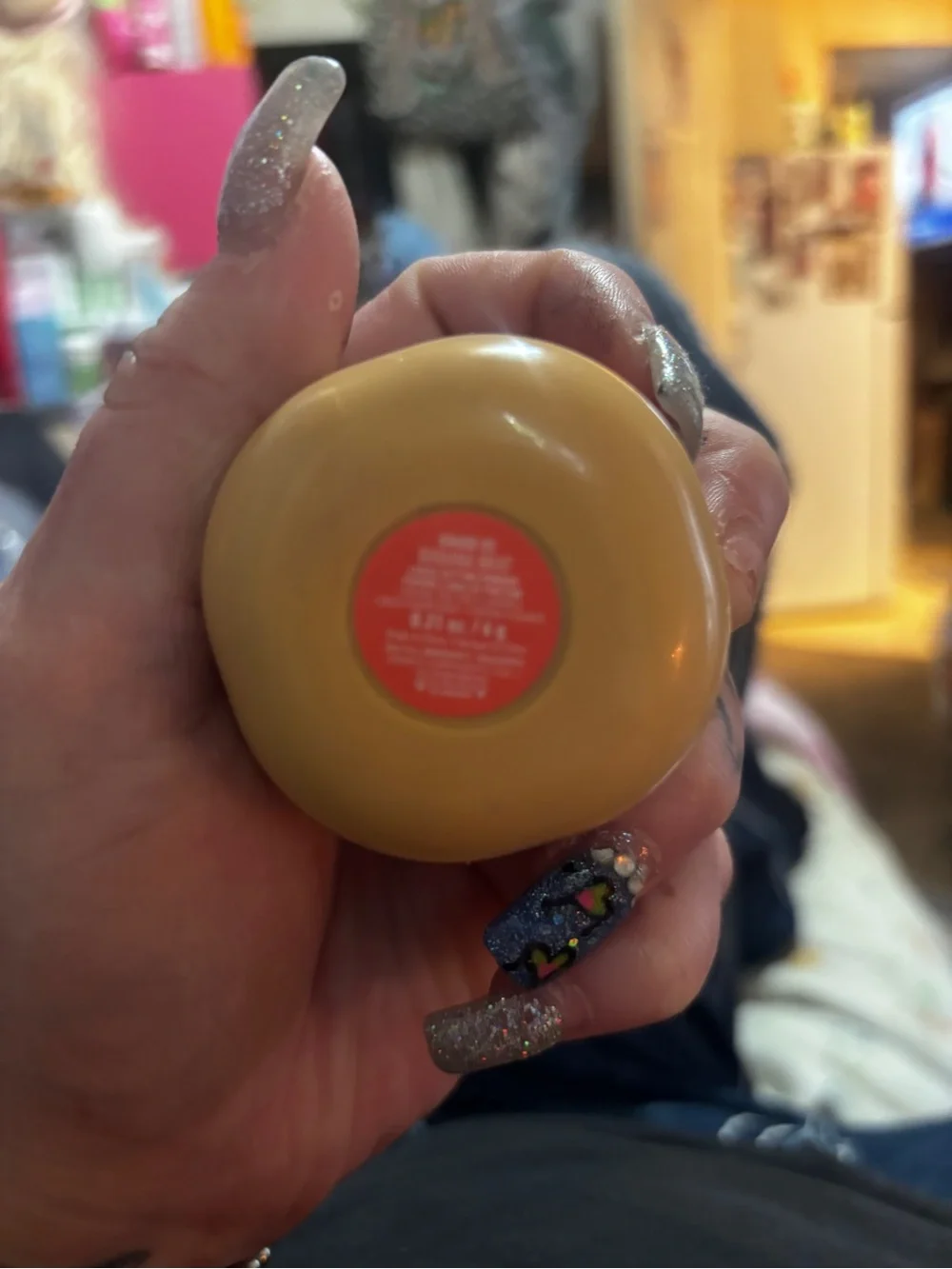 NYX professional makeup wonder, snatch setting powder in shade banana brat